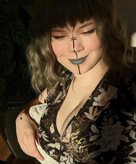 Naomiwastaken actress photos