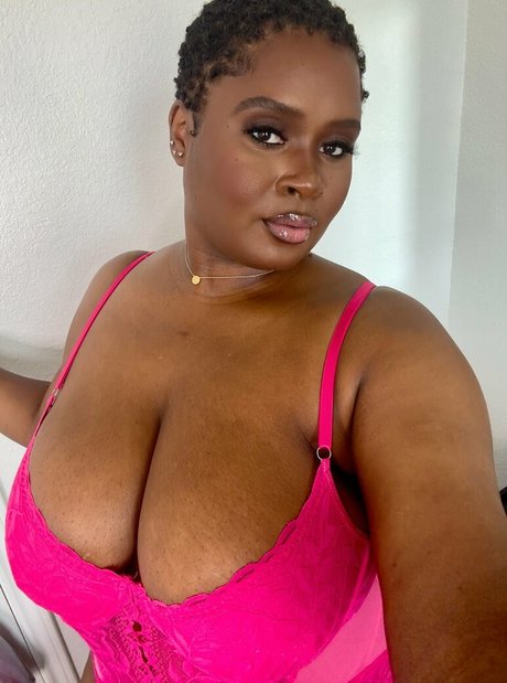 lingerieloungefree pretty model picture