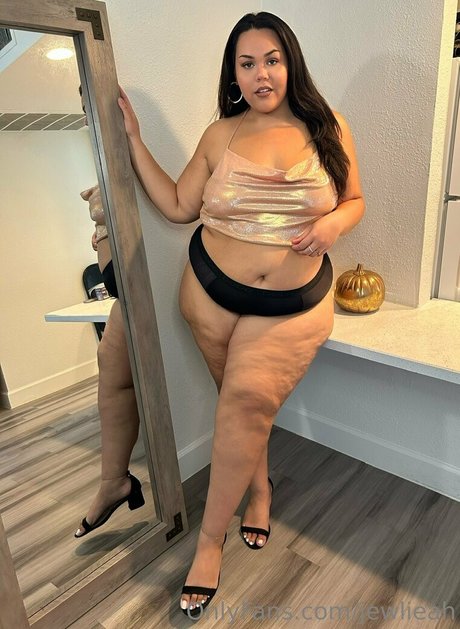 Jewlieah nudes model pics