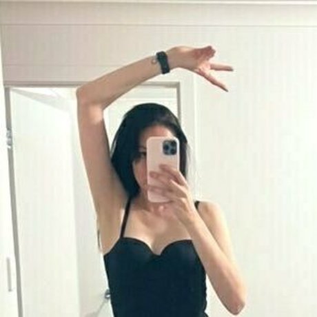 lollyfangs perfect model img