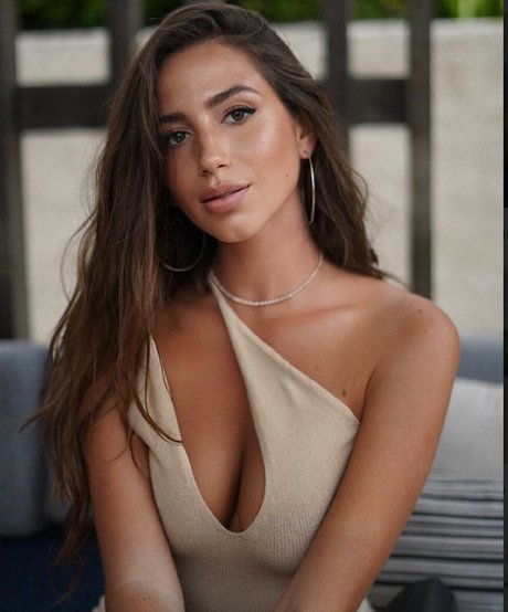 Iulia Girbu pornographic actress photos