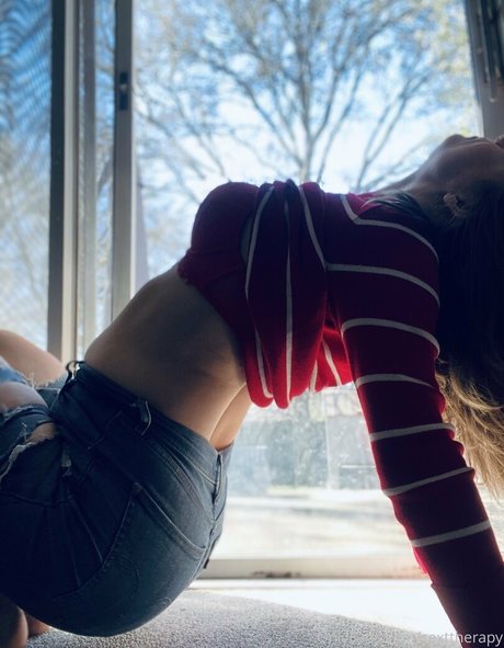 sexttherapy star naked pic