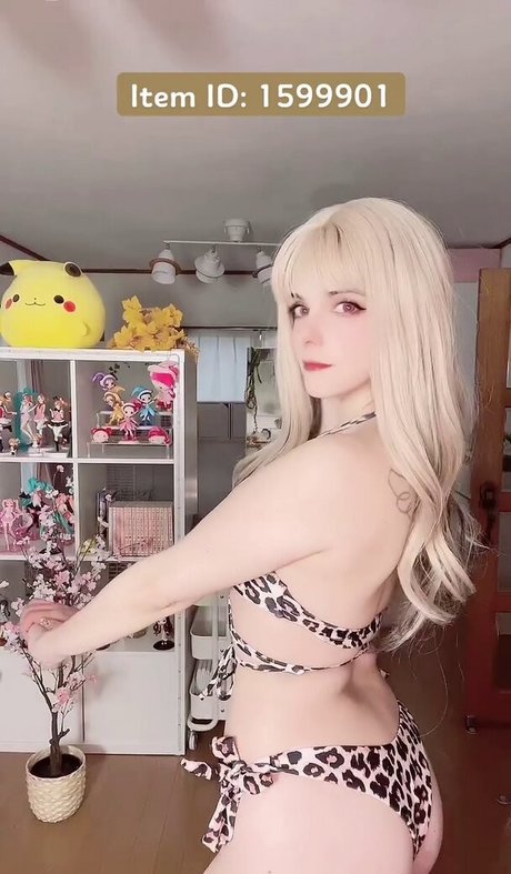 Grashie pornographic model image