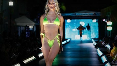 stellastevenss hot model pic