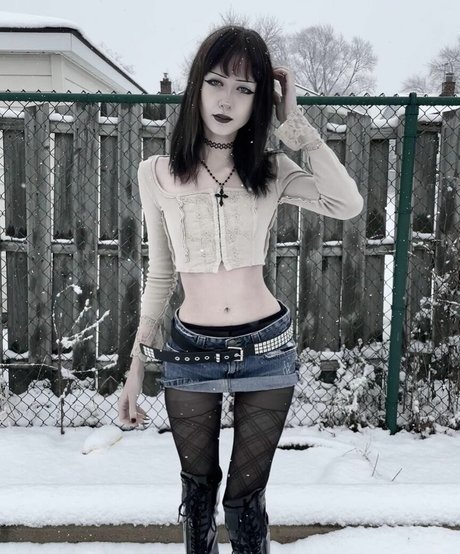 XiiRot free actress pics