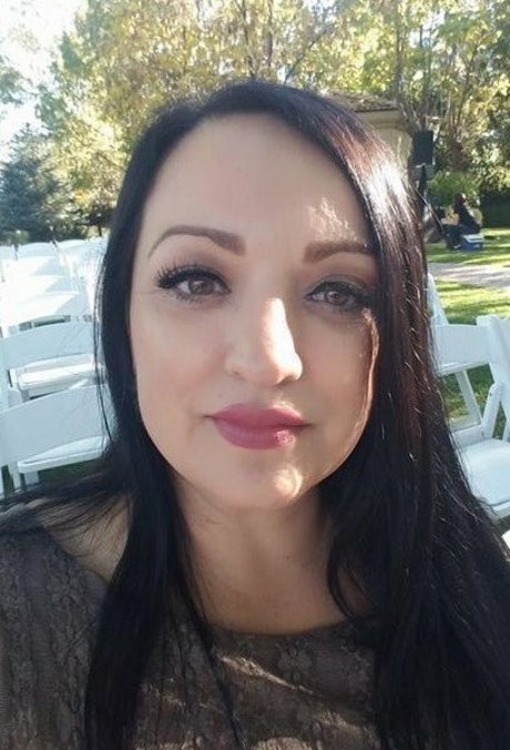 Dark Haired Brunette sex model galleries