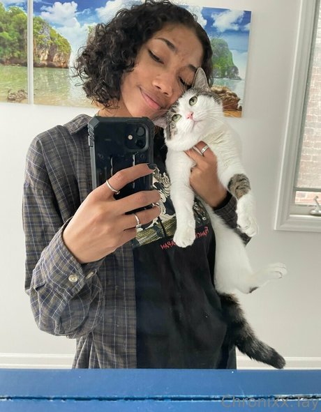 Chronixx tay xxx star picture