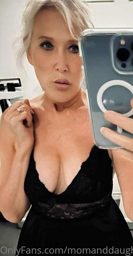 suzieandhannahfree pornstar xxx photo