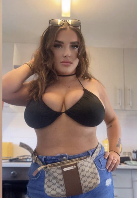 Meganxlxm actress picture