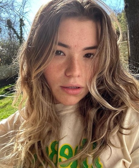 Liz Equals ASMR perfect pornstar image