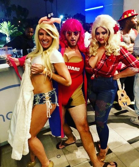 BlondiePomie nice pornstar pics