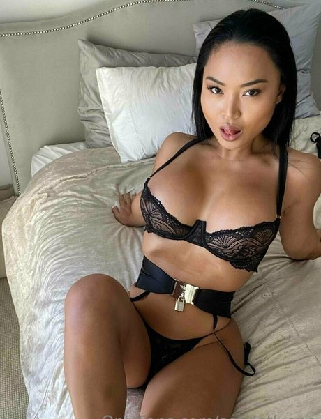 scarletlyone art star pictures