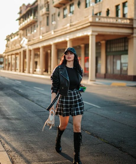 Elwa Saleh star porn gallery