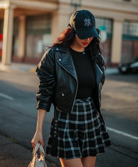 Elwa Saleh model pornographic picture