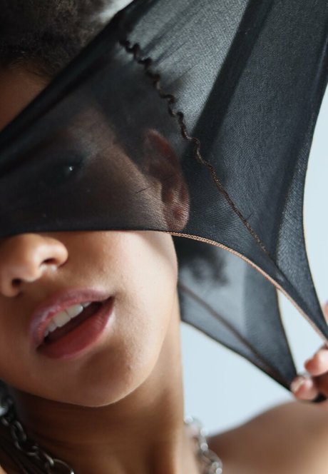 Djouliet Amara star free pics