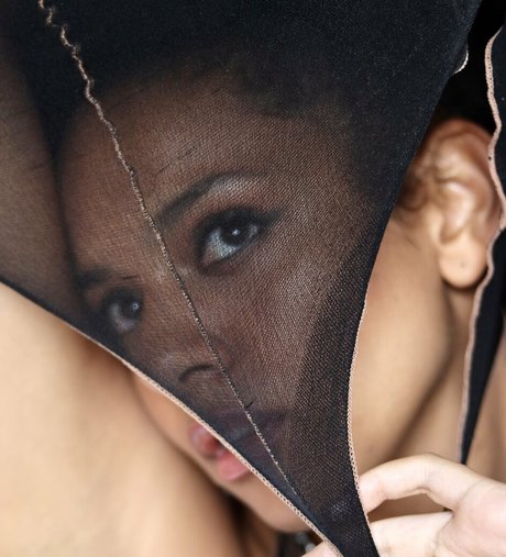 Djouliet Amara sexy actress image