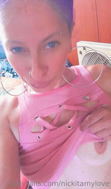 nickitamylove erotic model image