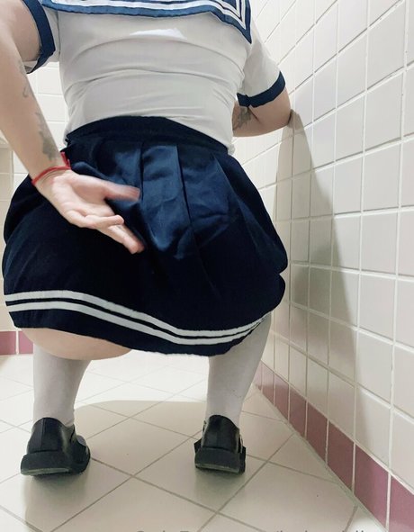 babygirlberry beautiful model image