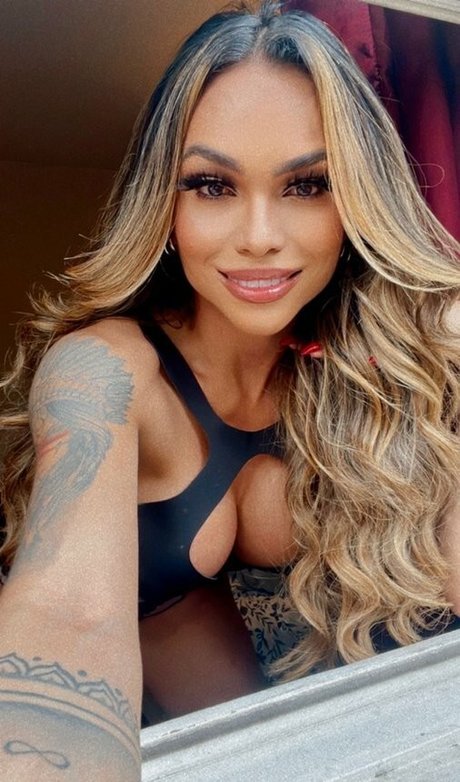 Nauana Lima erotic star image