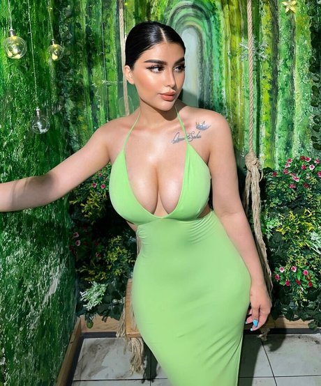 Shiraziya baby model pornographic picture