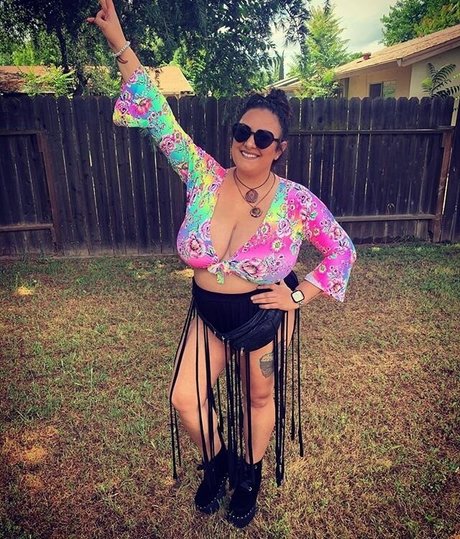 Marissa J star beautiful img