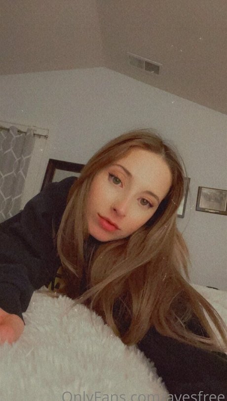 Avesfree nude pornstar image