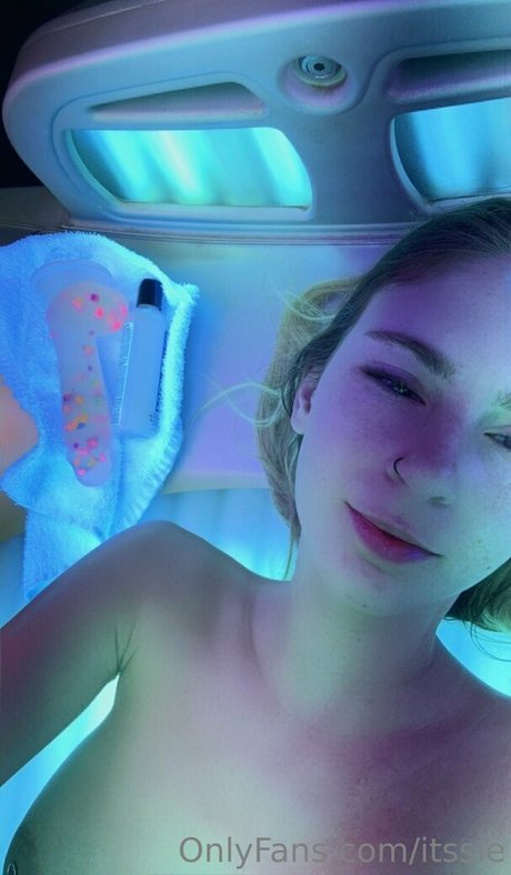 itssie model free photo