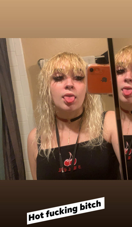 beautifulychaotic naked model archive