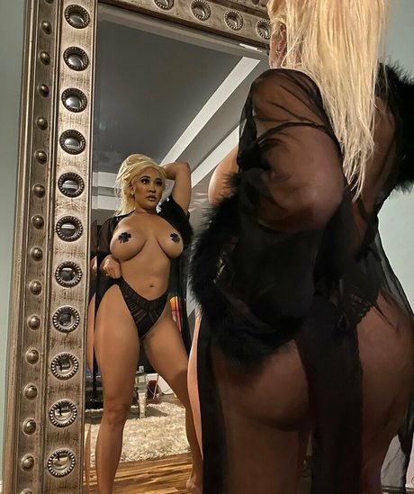 natalienunn pornographic model galleries