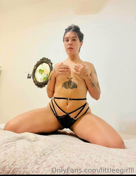 littleegirlll erotic actress photo