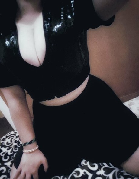 yamiahr4 model porn image