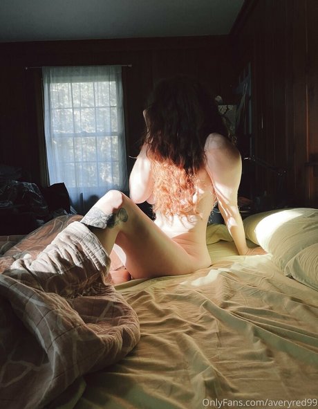 averyred99 porn model image