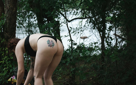 averyred99 free model images