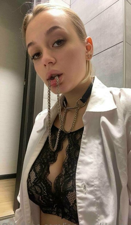 jane of blonde star porn image