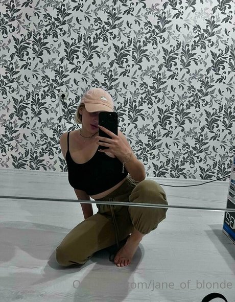 jane of blonde naked model images