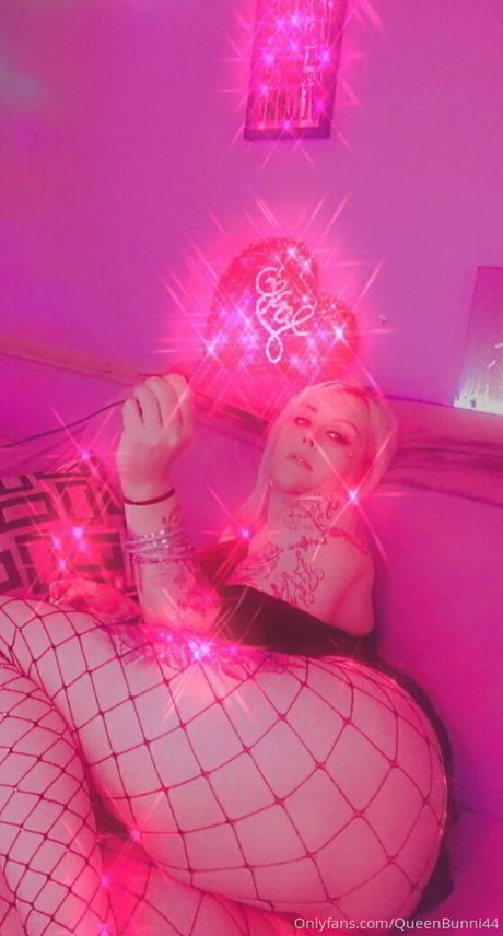 queenbunni44 pornstar nude images