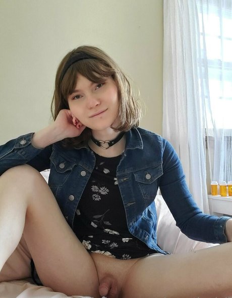 alysonthedoll naked actress photo