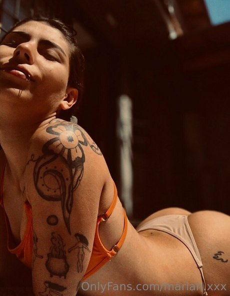 mariahh23 erotic star photos