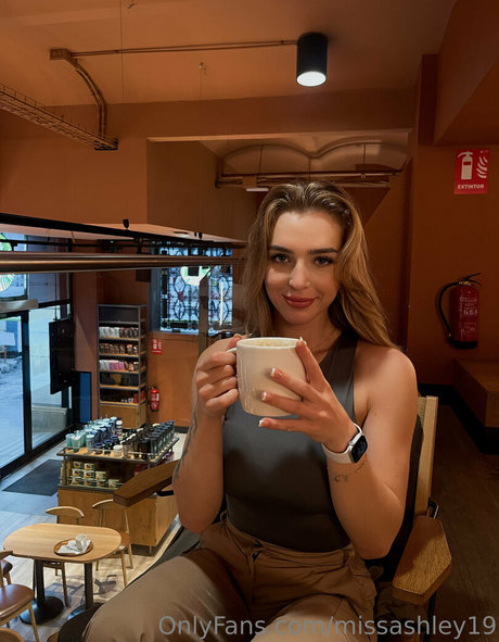 missashley19 pretty actress archive