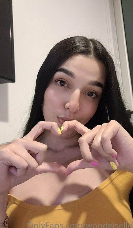 woodgiselle model high quality image