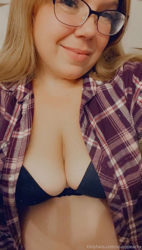 xjuicypeachx exclusive model img