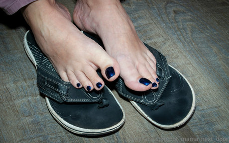 hot mama next door model art galleries