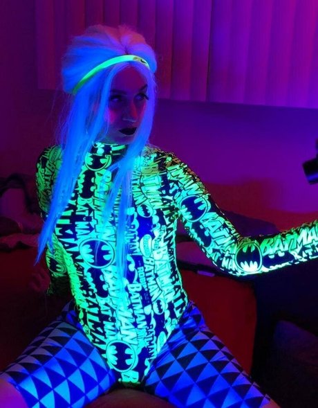 hollygraphix model sex pic