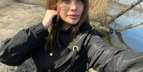 bella lla model exclusive image