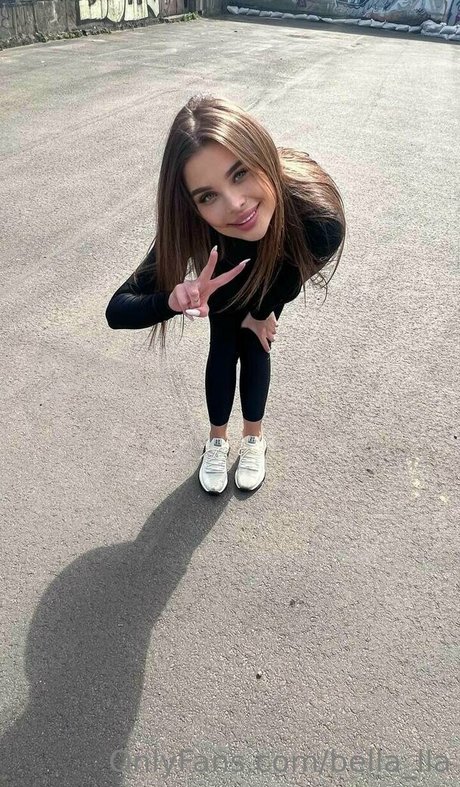 bella lla xxx pornstar image