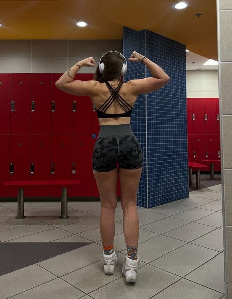 GXR Shorty model nude archive