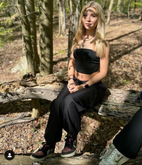 missadelade hot star photos