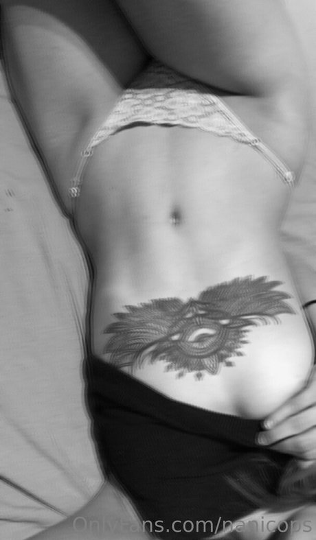 nanicops model sexy picture