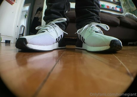 homegiant hot actress img