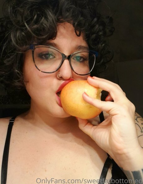 sweetfatbottomed high quality model image